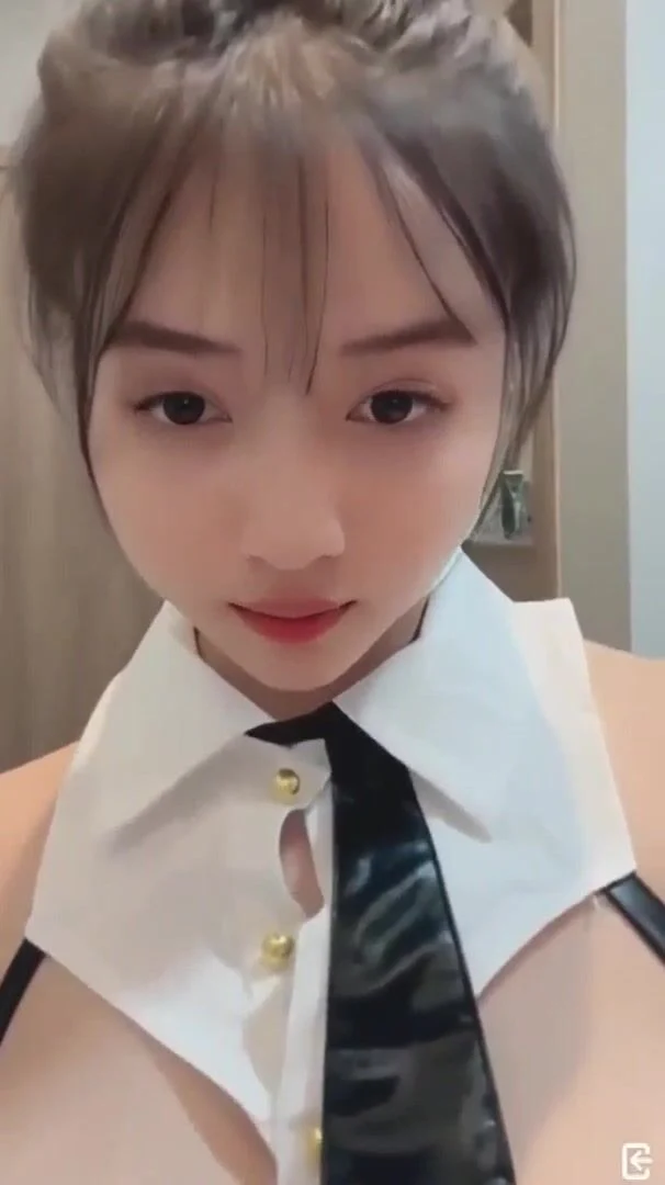 Bé Thỏ dâm đãng nứng lồn phần 1