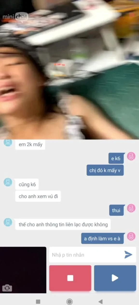 vua-dit-nguoi-yeu-vua-goi-dien-cho-con-ban-than-xem-dit-roi-bat-thu-dam-cho-xem