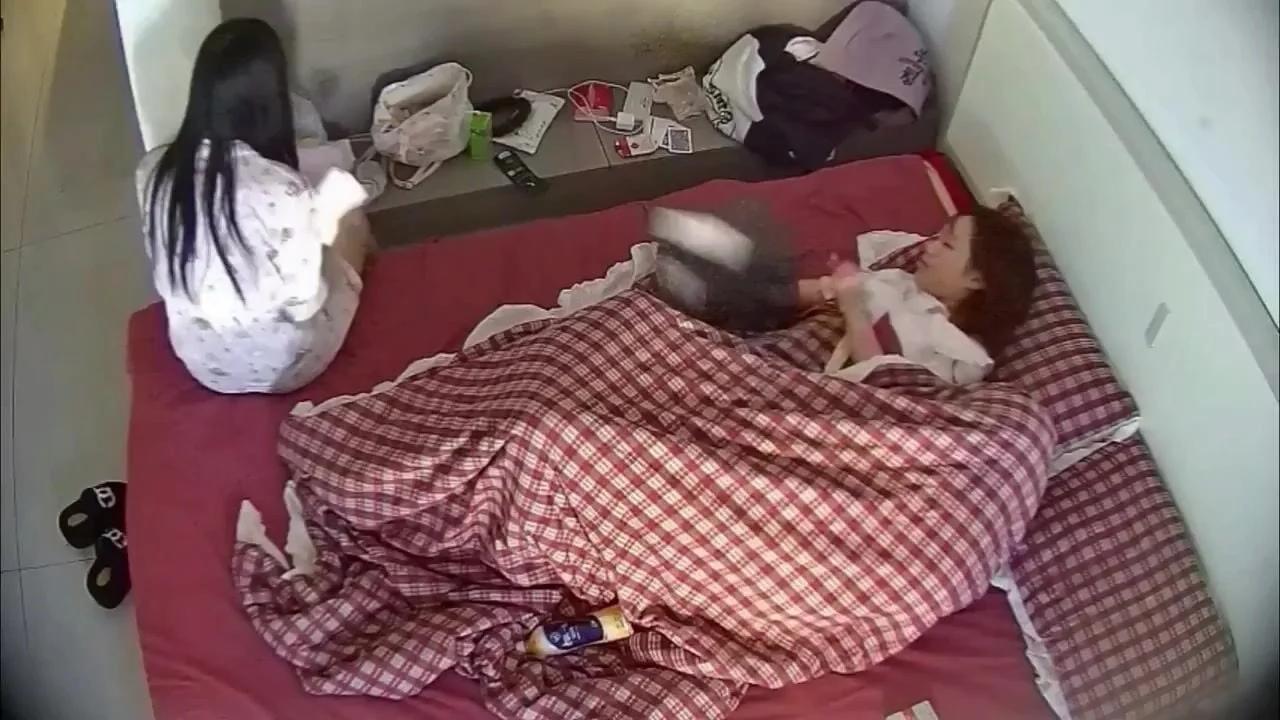 Mò lồn chuẩn bị đụ người yêu 2k10 thì con em gái họ vào phá đám.